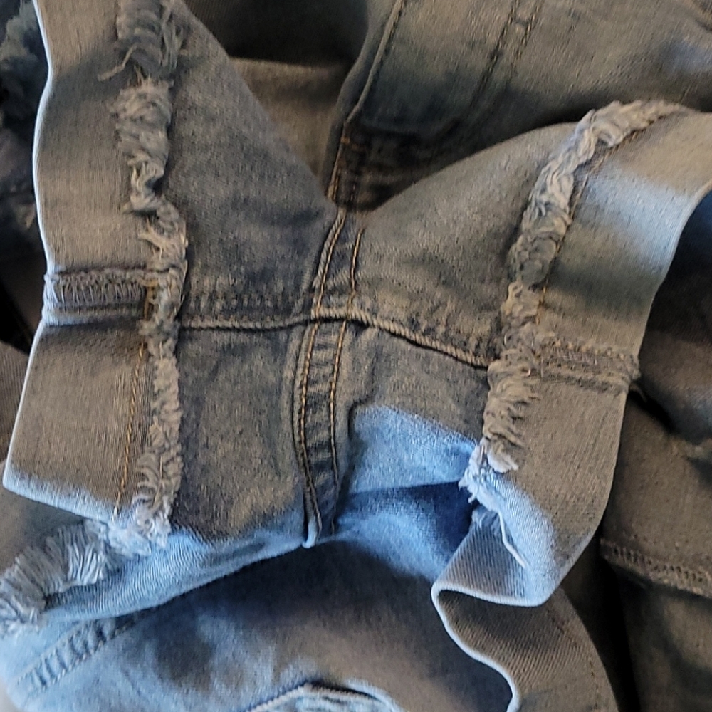 CELEBRITY PINK Cuff Frayed Jean Shorts 7/26 - Picture 10 of 10